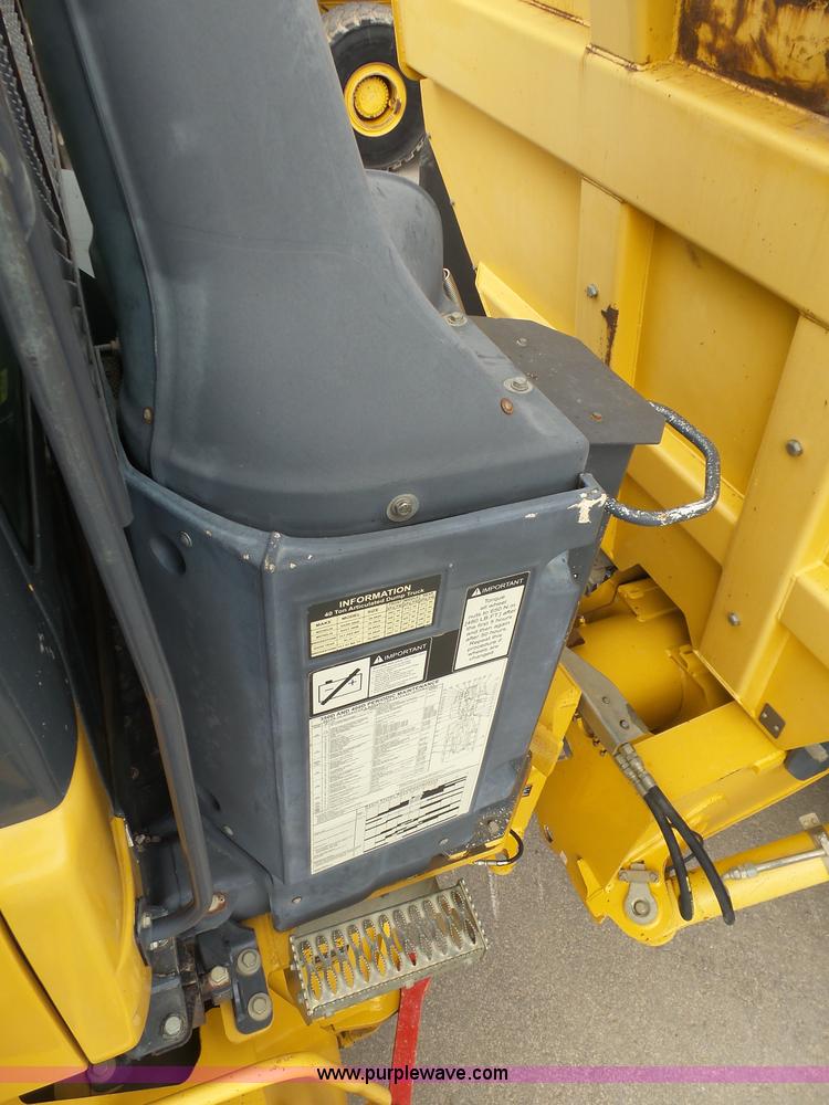 image for item L3171 2007 John Deere 400D articulated haul truck