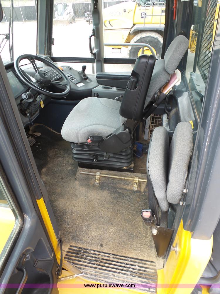 image for item L3171 2007 John Deere 400D articulated haul truck