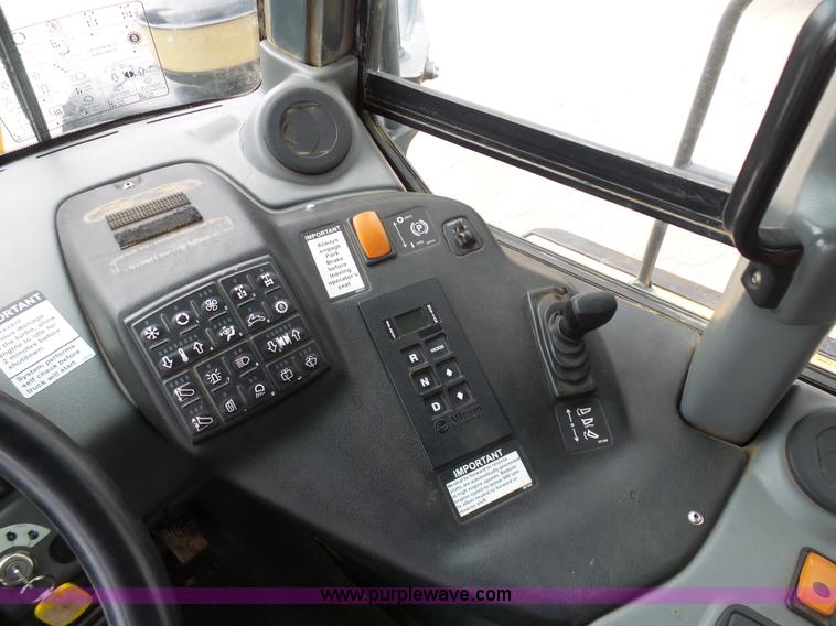 image for item L3171 2007 John Deere 400D articulated haul truck