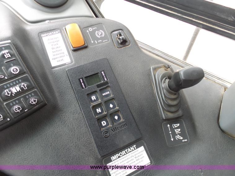 image for item L3171 2007 John Deere 400D articulated haul truck