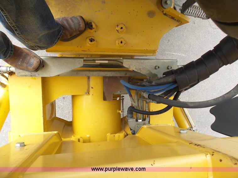 image for item L3171 2007 John Deere 400D articulated haul truck