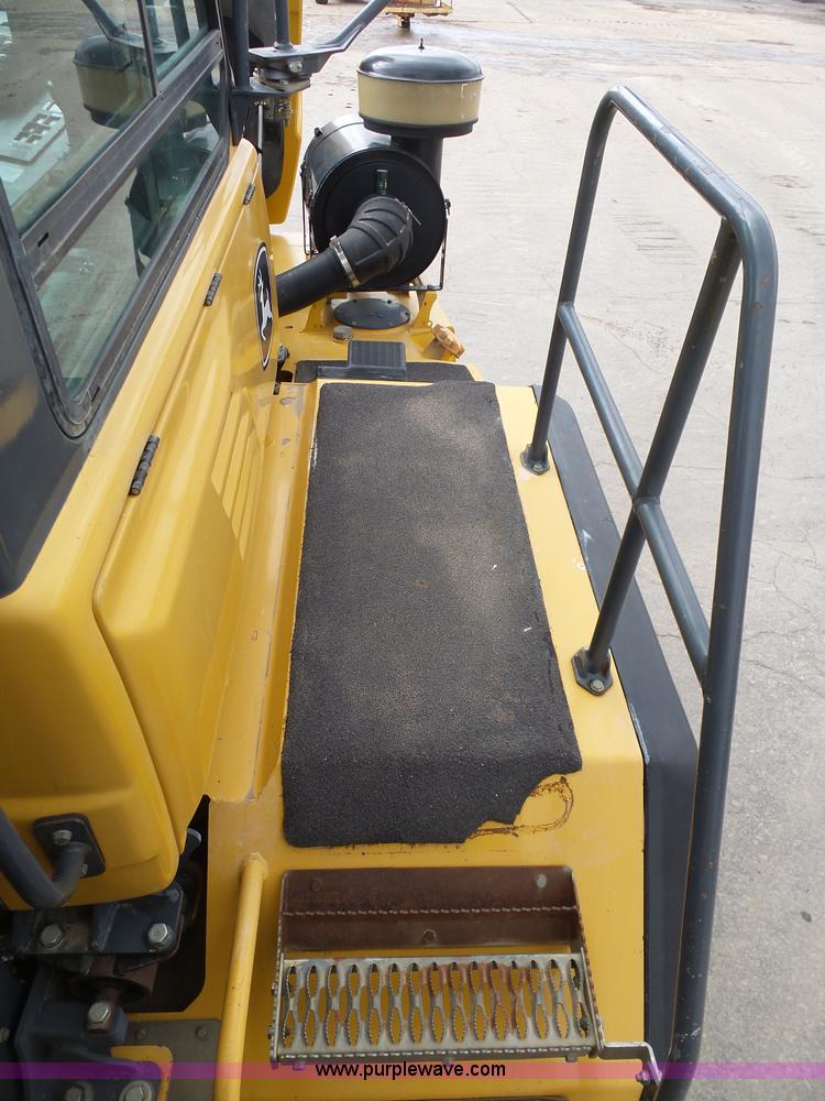 image for item L3171 2007 John Deere 400D articulated haul truck