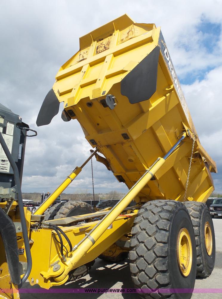 image for item L3171 2007 John Deere 400D articulated haul truck