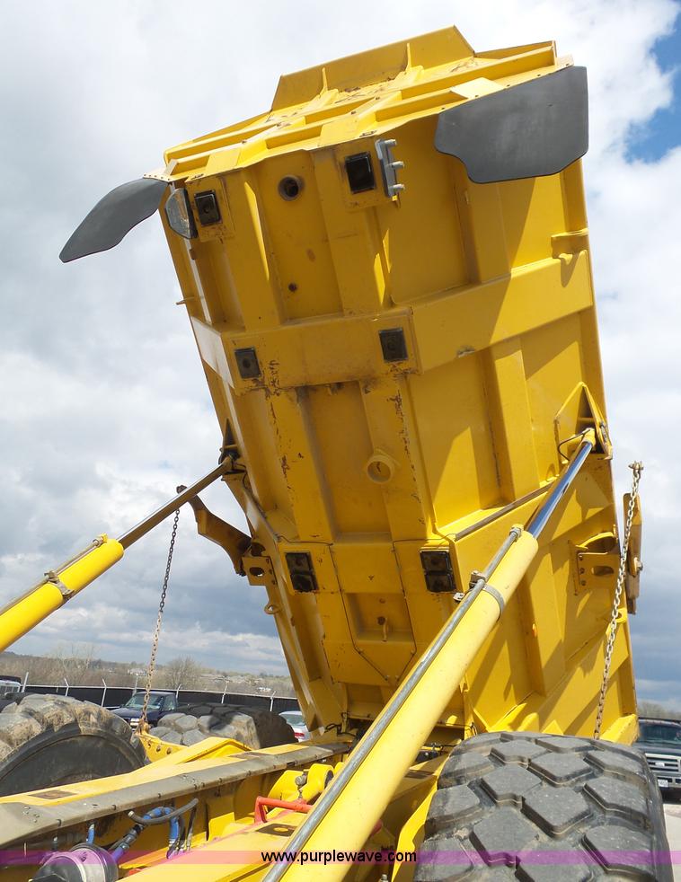 image for item L3171 2007 John Deere 400D articulated haul truck