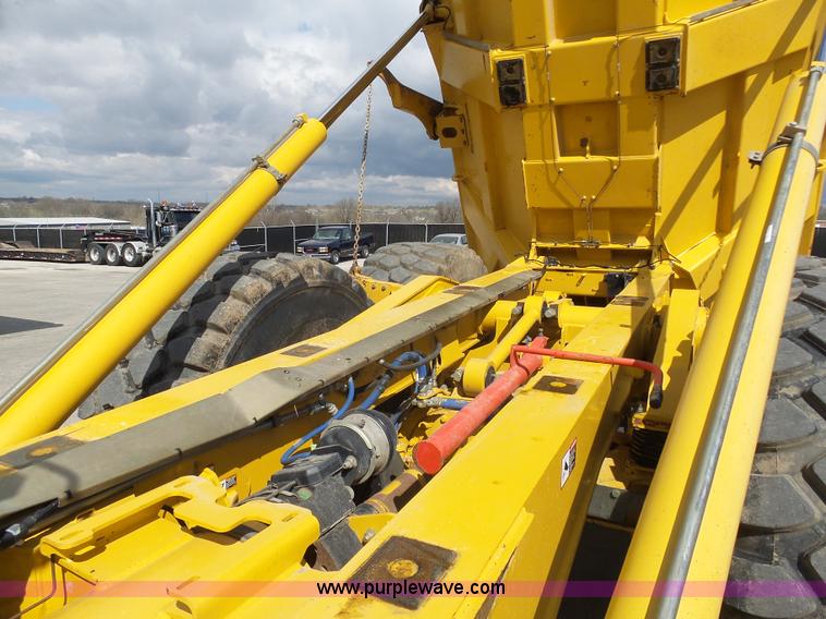 image for item L3171 2007 John Deere 400D articulated haul truck