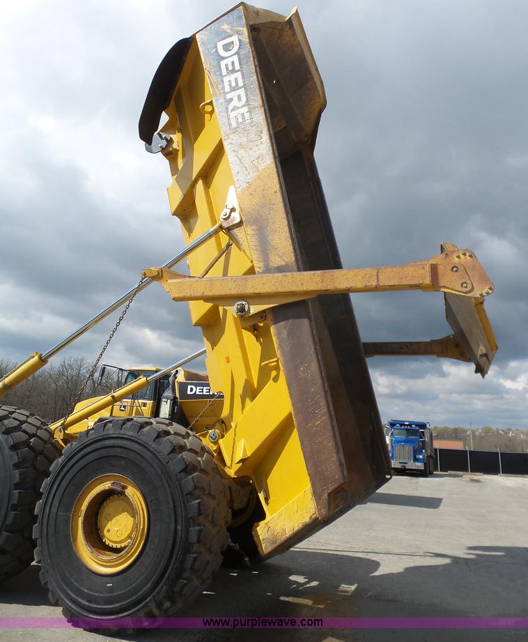 image for item L3171 2007 John Deere 400D articulated haul truck