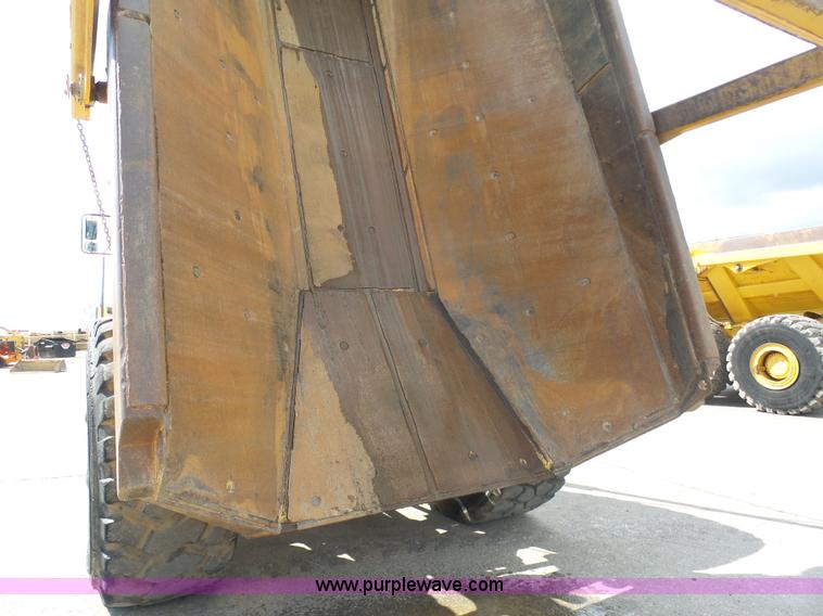 image for item L3171 2007 John Deere 400D articulated haul truck