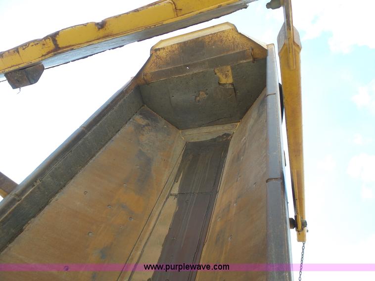 image for item L3171 2007 John Deere 400D articulated haul truck