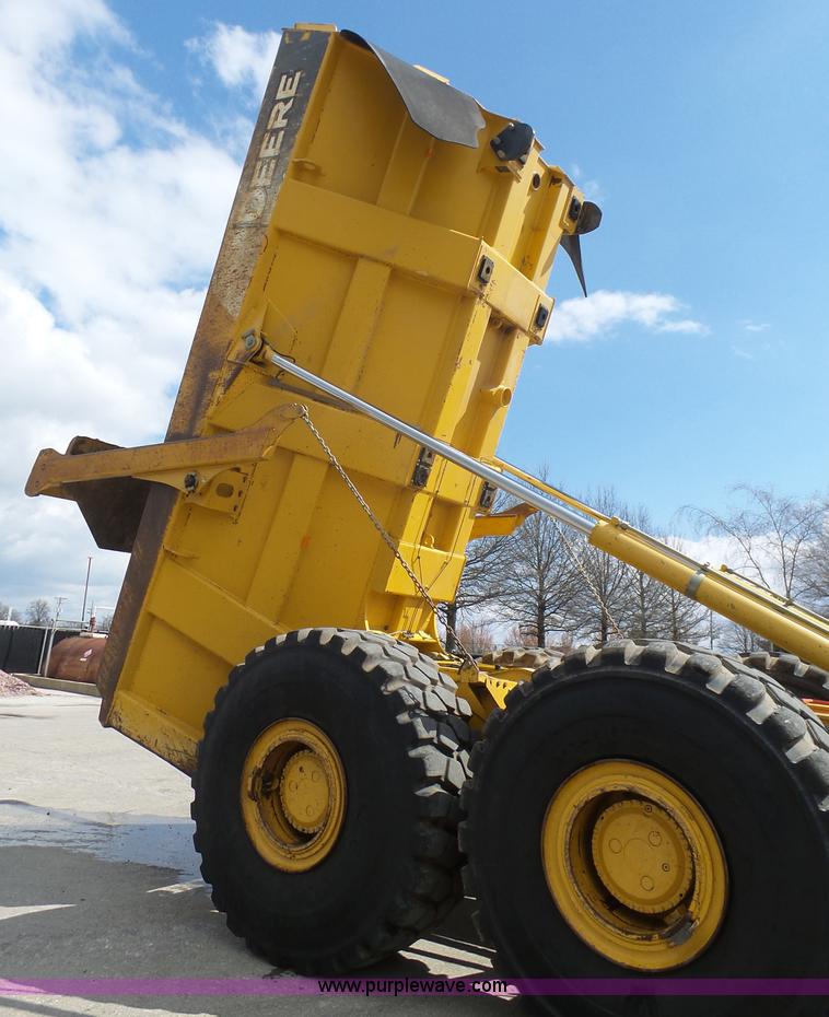 image for item L3171 2007 John Deere 400D articulated haul truck