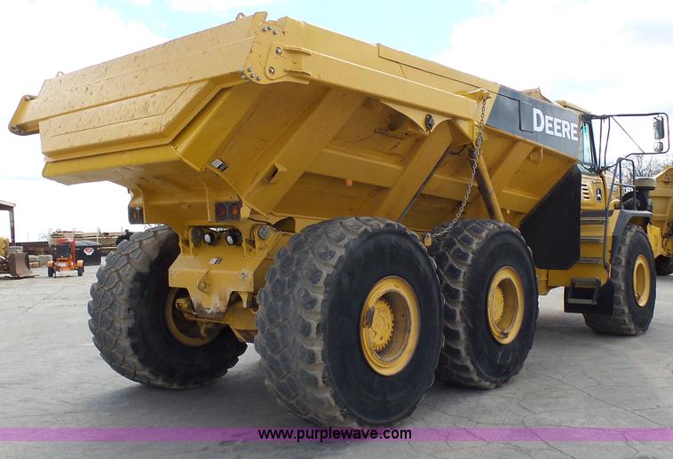 image for item L3172 2007 John Deere 400D articulated haul truck