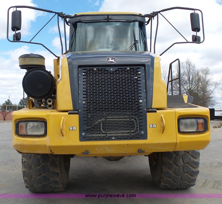 image for item L3172 2007 John Deere 400D articulated haul truck