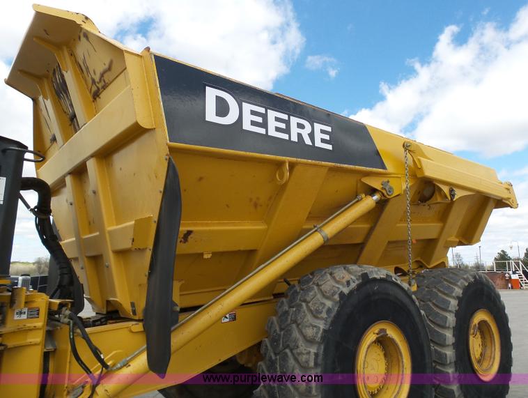 image for item L3172 2007 John Deere 400D articulated haul truck