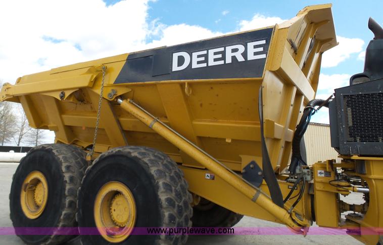 image for item L3172 2007 John Deere 400D articulated haul truck