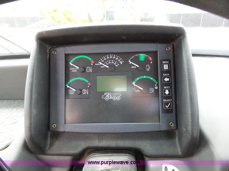 image for item L3172 2007 John Deere 400D articulated haul truck