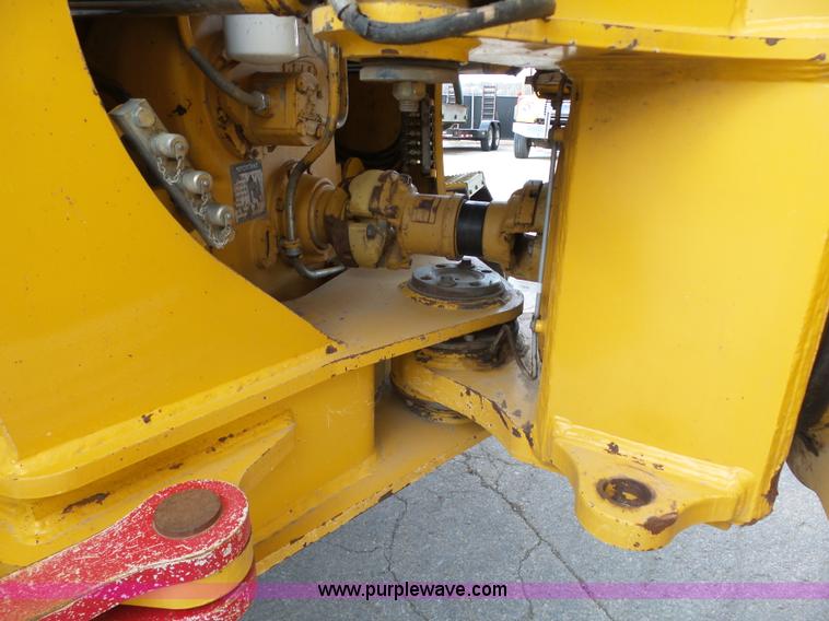 image for item L3172 2007 John Deere 400D articulated haul truck