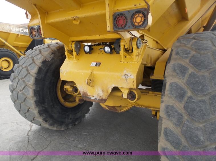 image for item L3172 2007 John Deere 400D articulated haul truck