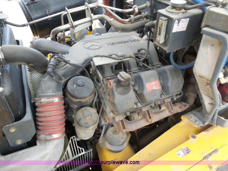 image for item L3172 2007 John Deere 400D articulated haul truck