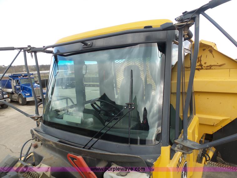 image for item L3172 2007 John Deere 400D articulated haul truck