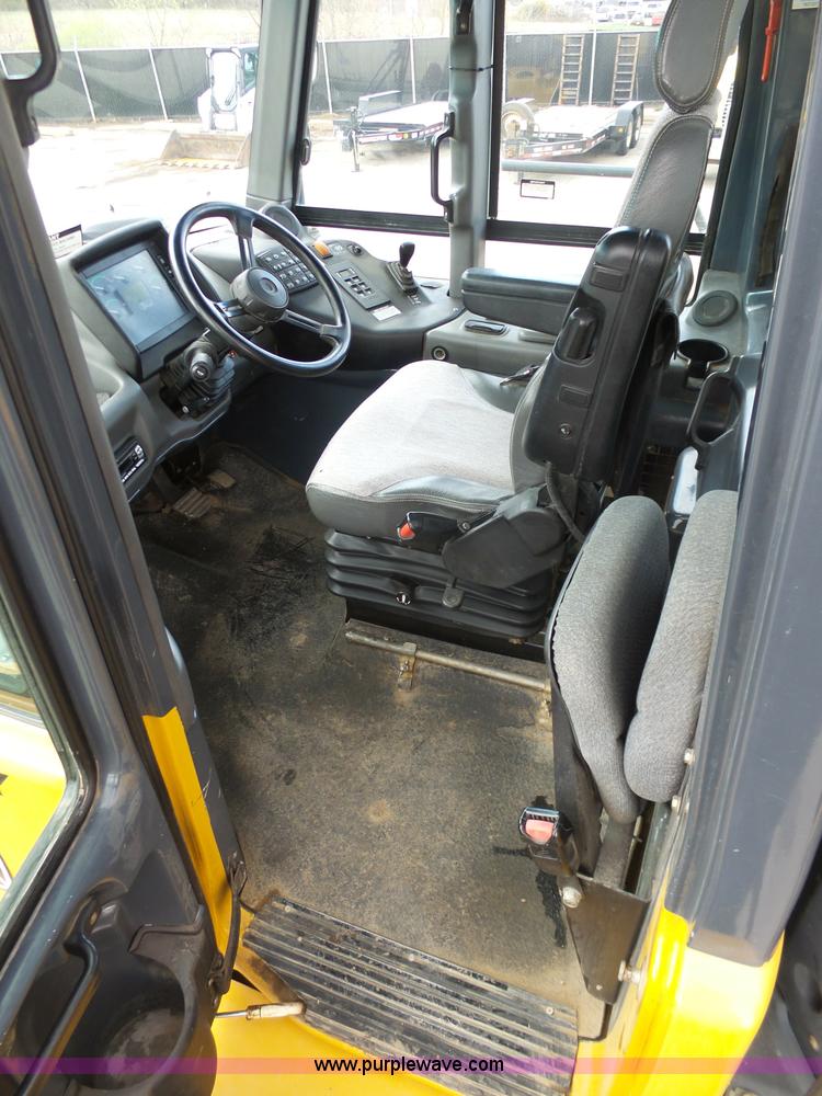 image for item L3172 2007 John Deere 400D articulated haul truck