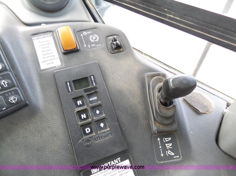 image for item L3172 2007 John Deere 400D articulated haul truck