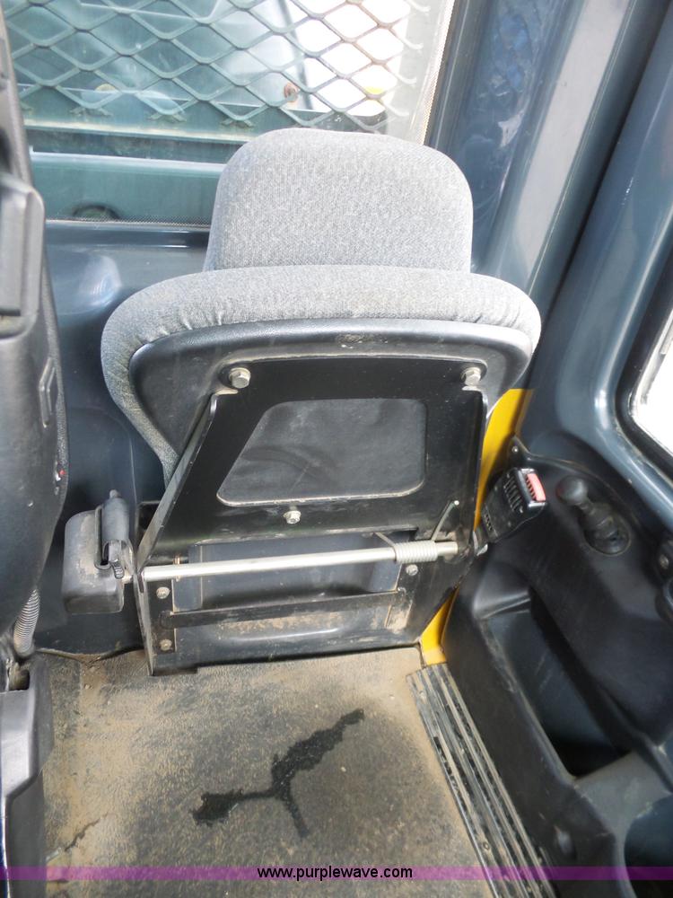 image for item L3172 2007 John Deere 400D articulated haul truck