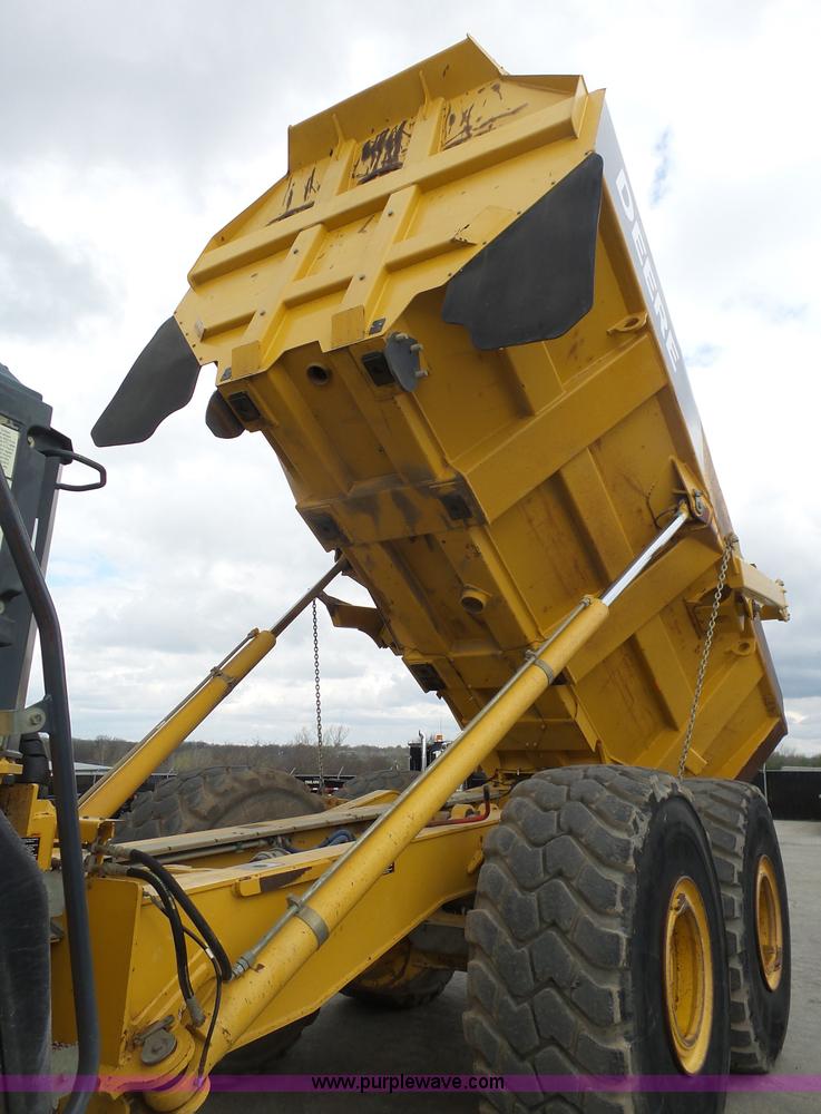 image for item L3172 2007 John Deere 400D articulated haul truck