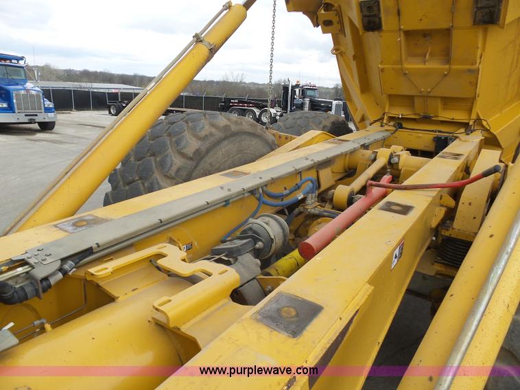 image for item L3172 2007 John Deere 400D articulated haul truck