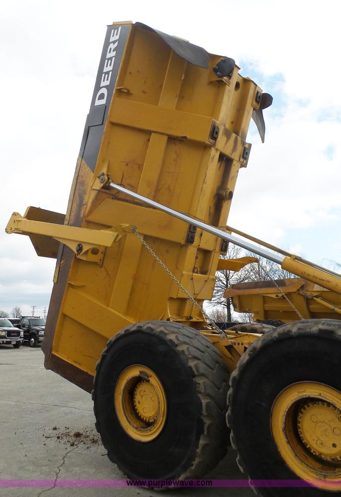 image for item L3172 2007 John Deere 400D articulated haul truck