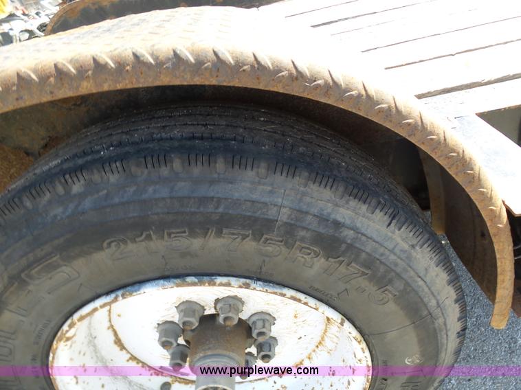 image for item L3174 2005 Trail King TK140-1600 equipment trailer