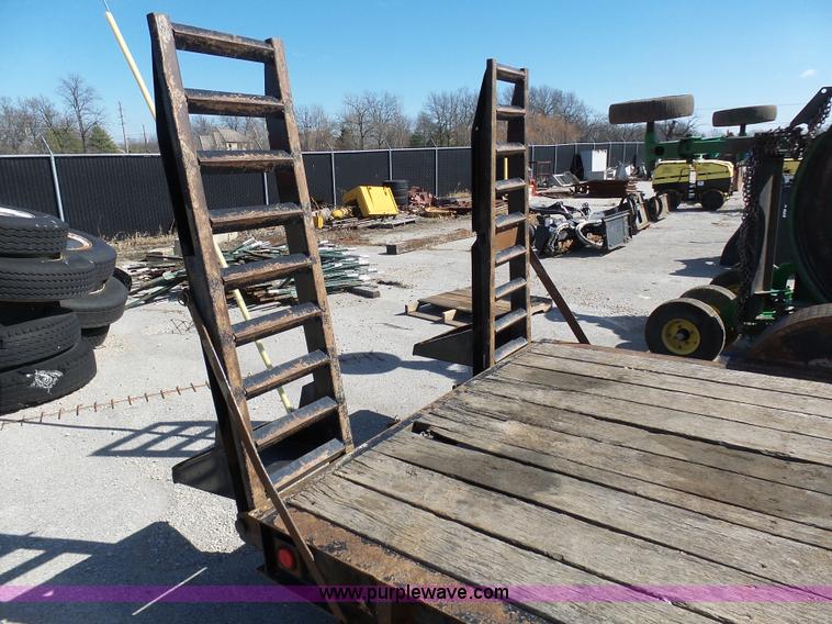 image for item L3174 2005 Trail King TK140-1600 equipment trailer