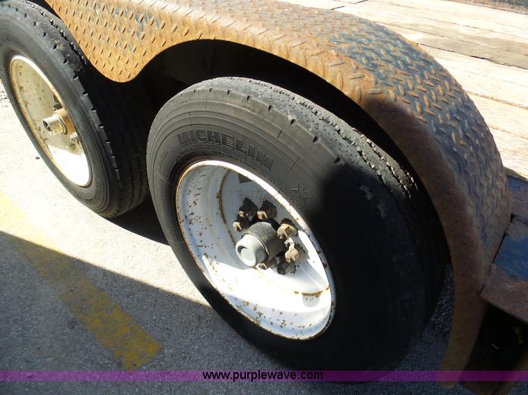 image for item L3174 2005 Trail King TK140-1600 equipment trailer