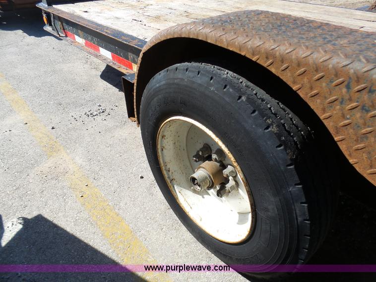 image for item L3174 2005 Trail King TK140-1600 equipment trailer