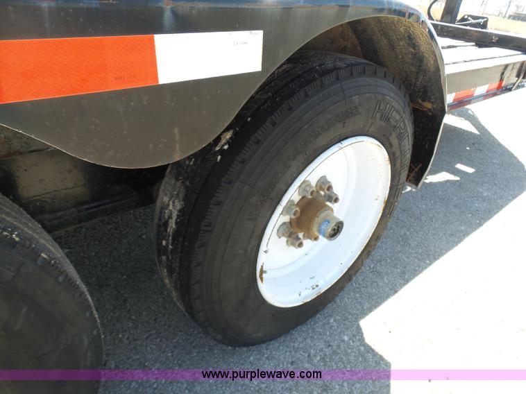 image for item L3175 2005 Trail King TK140-1600 equipment trailer