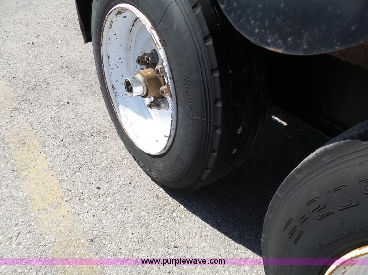 image for item L3175 2005 Trail King TK140-1600 equipment trailer