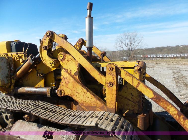 image for item L3181 Caterpillar 955 loader