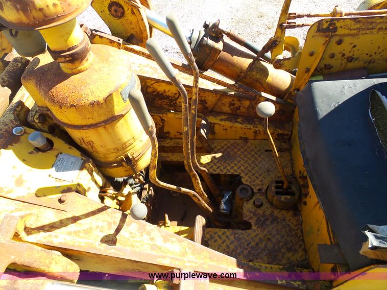 image for item L3181 Caterpillar 955 loader