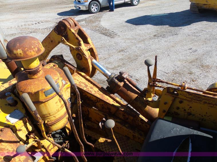 image for item L3181 Caterpillar 955 loader