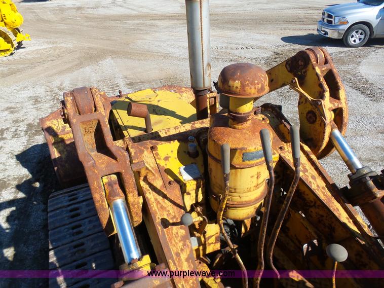 image for item L3181 Caterpillar 955 loader