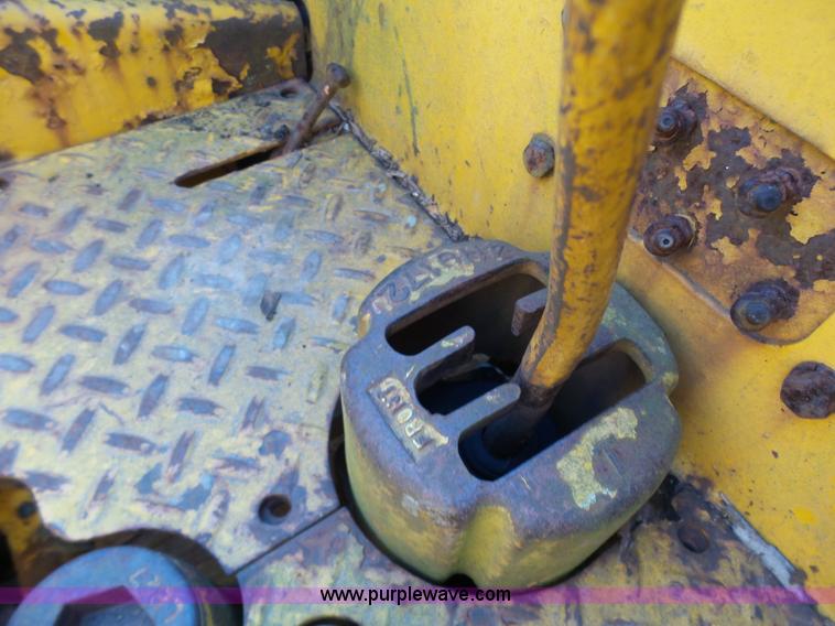 image for item L3181 Caterpillar 955 loader