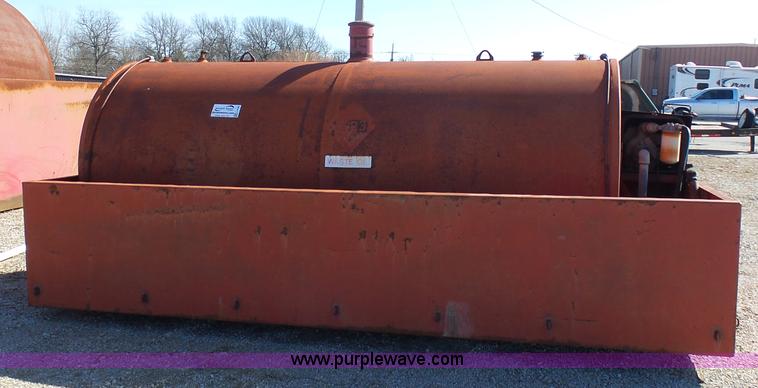 image for item L3183 2,000 gallon fuel tank