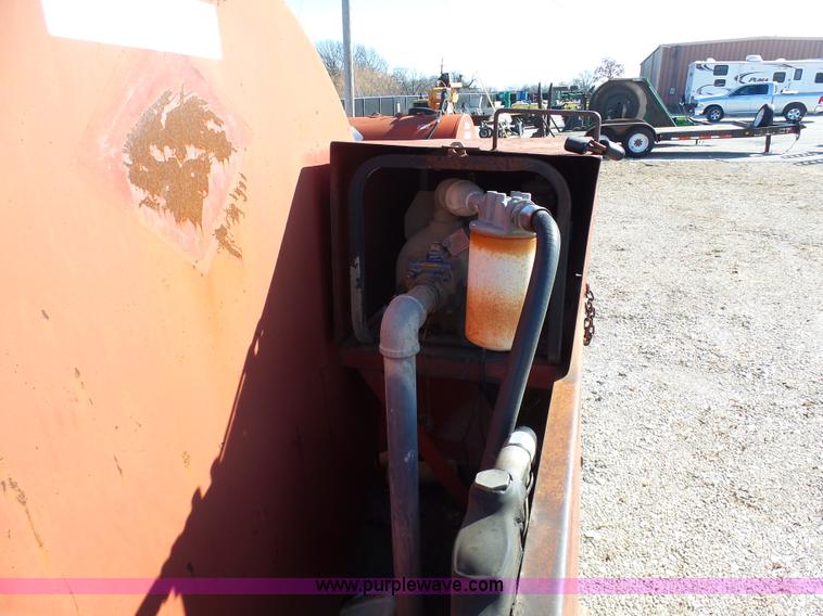 image for item L3183 2,000 gallon fuel tank