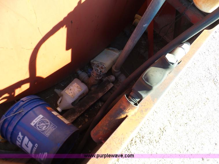 image for item L3183 2,000 gallon fuel tank