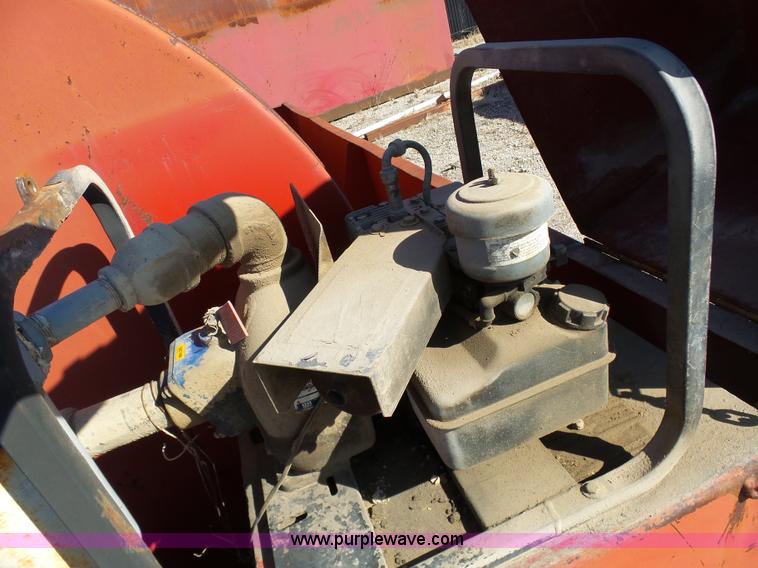 image for item L3183 2,000 gallon fuel tank