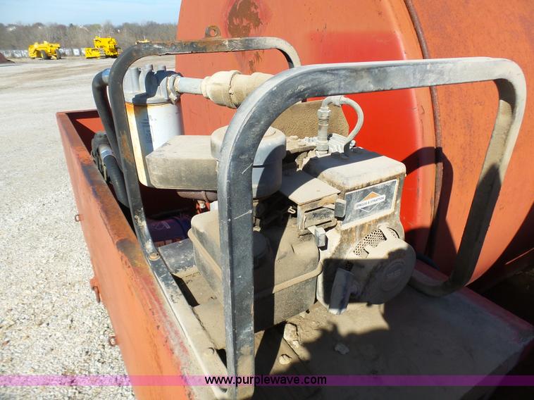 image for item L3183 2,000 gallon fuel tank