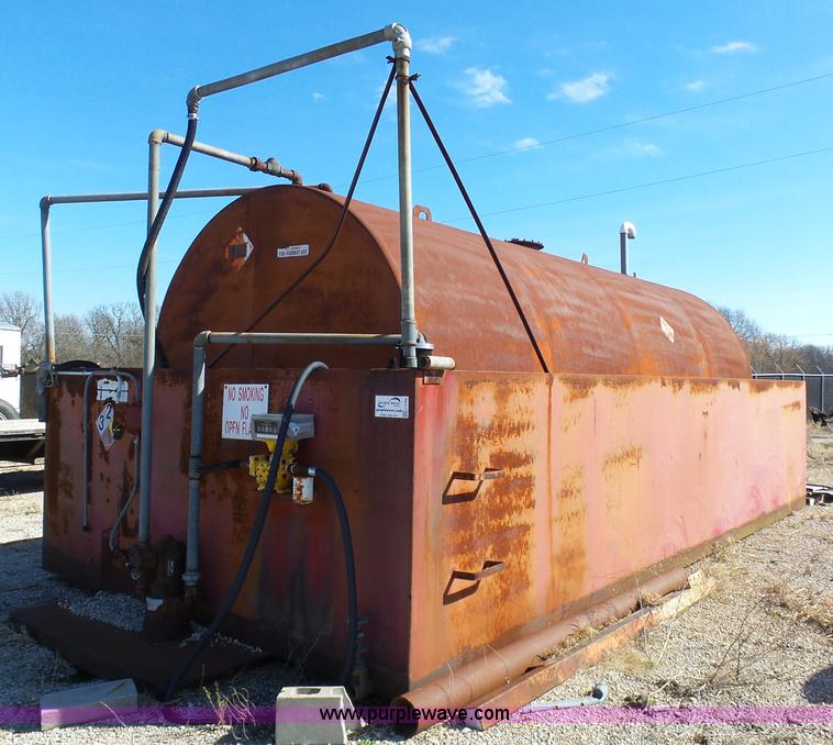 image for item L3184 10,000 gallon fuel tank