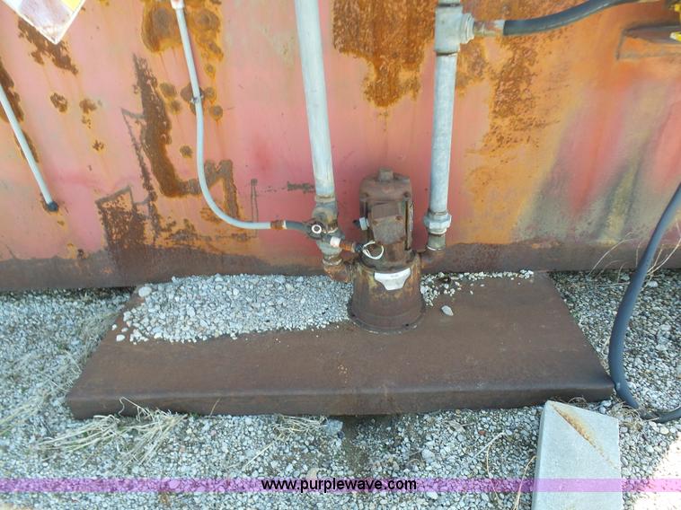 image for item L3184 10,000 gallon fuel tank