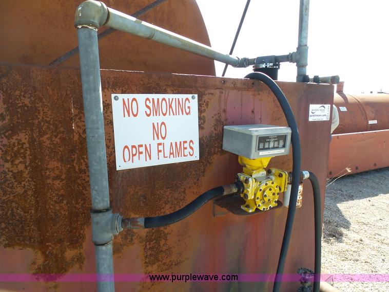 image for item L3184 10,000 gallon fuel tank