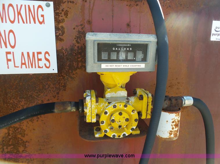 image for item L3184 10,000 gallon fuel tank