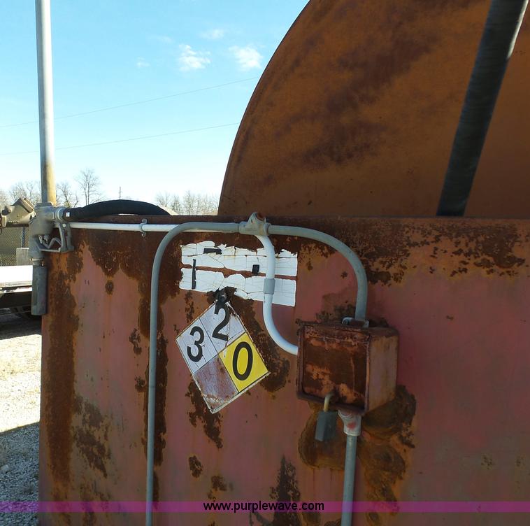 image for item L3184 10,000 gallon fuel tank