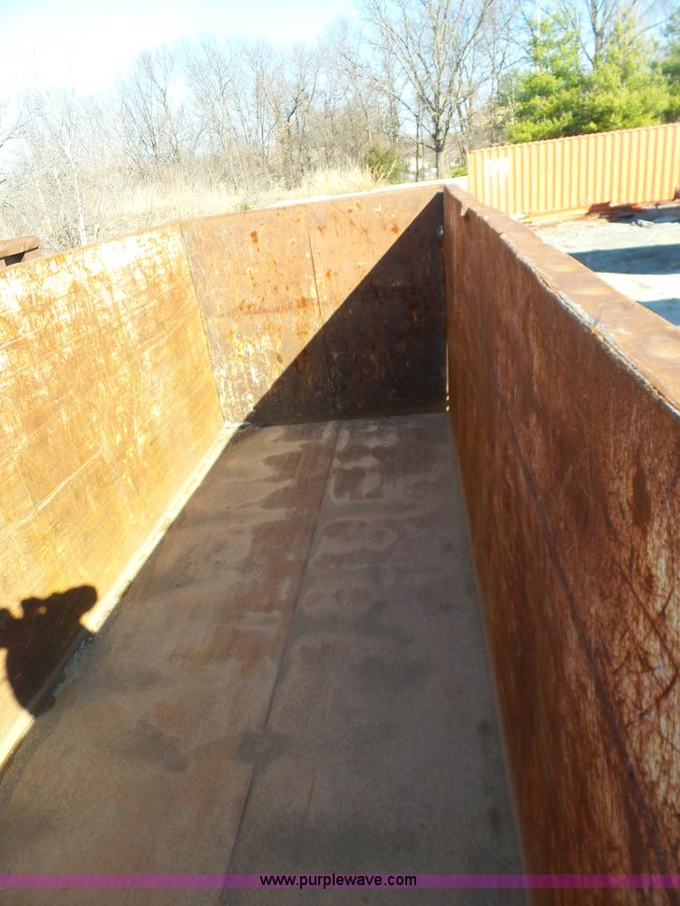 image for item L3188 Roll-off container